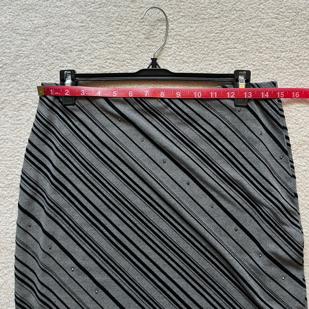 Express Skirt - Size S - Picture 3 of 5